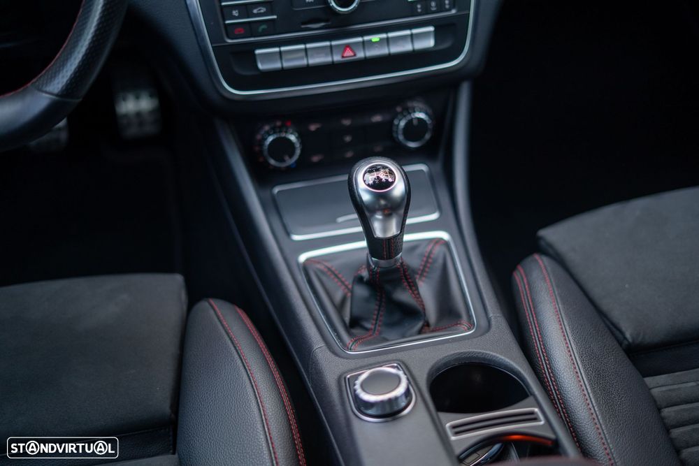 Mercedes-Benz CLA 180 d AMG Line - 31