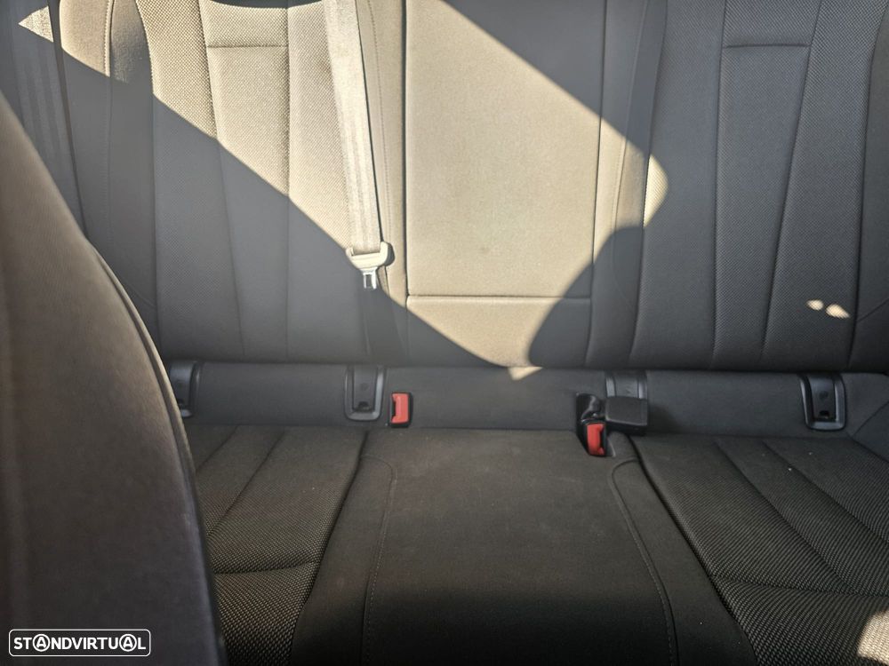 Audi A4 Avant 2.0 TDi S tronic - 18
