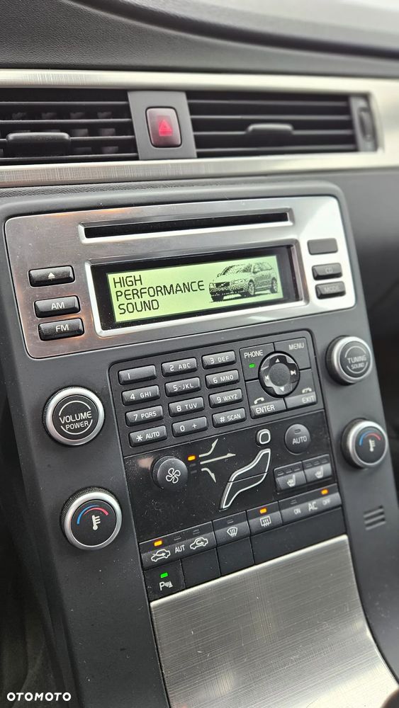 Volvo V70 2.5T Momentum - 26