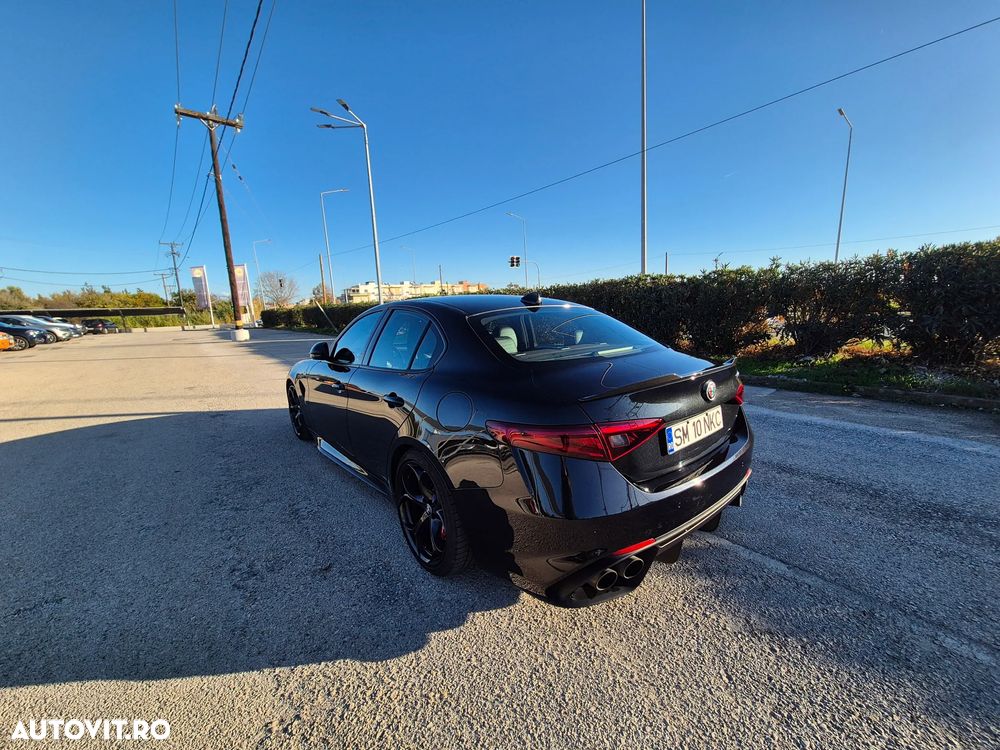 Alfa Romeo Giulia 2.9 V6 Bi-Turbo AT8 Quadrifoglio - 24