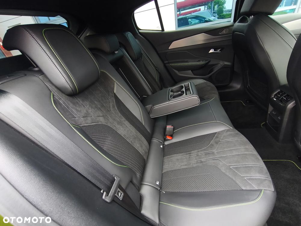 Peugeot 408 - 16