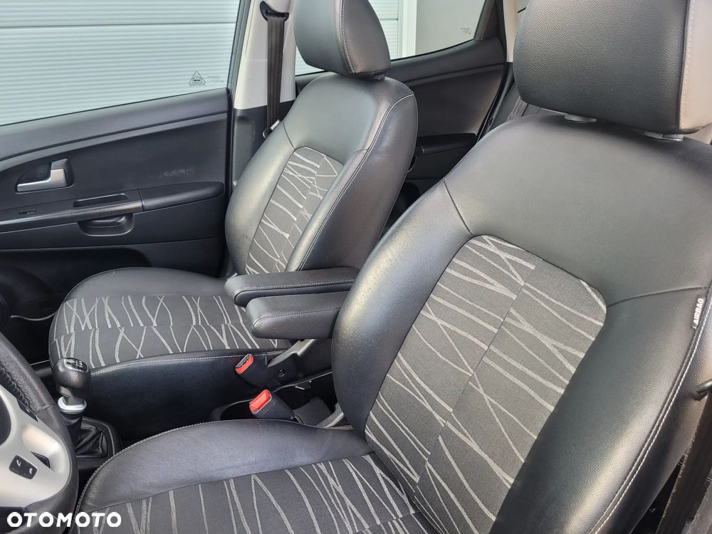 Kia Venga 1.6 CVVT Platinum Edition - 19