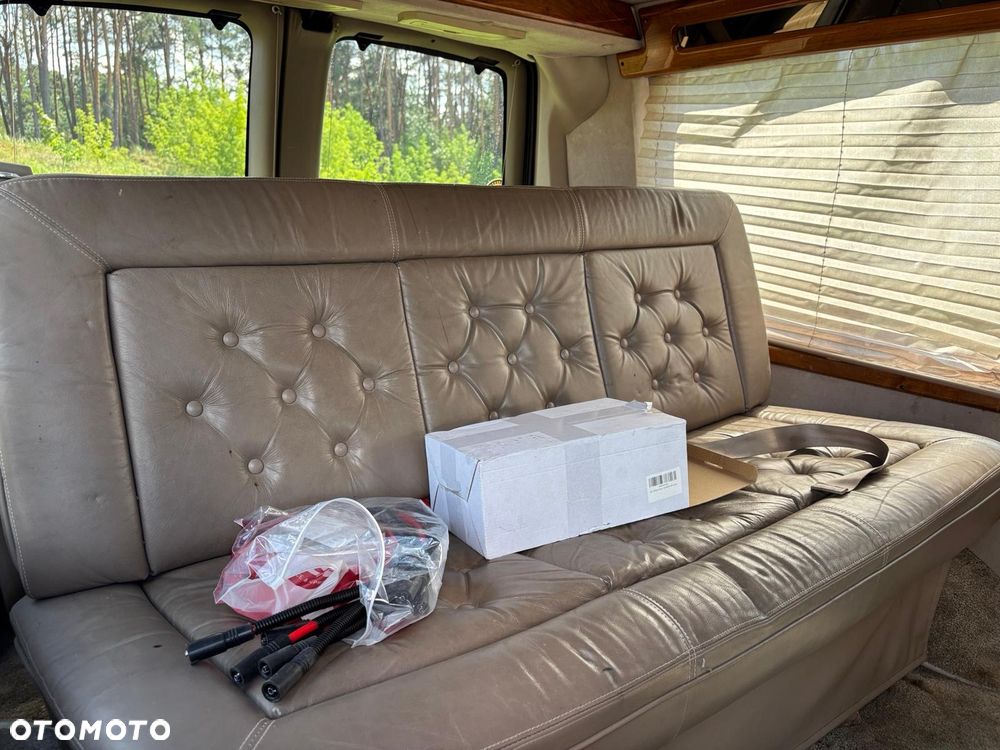 Chevrolet Chevy Van - 12