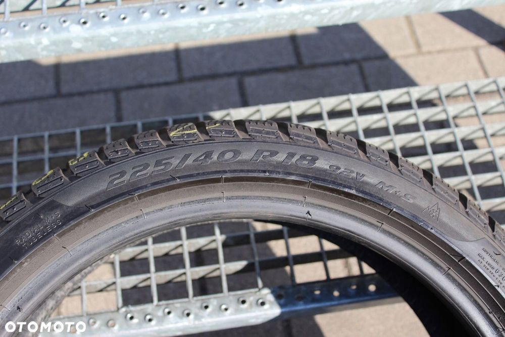 1x 225/40R18 92V XL PIRELLI WINTER SOTTOZERO 3 17r 6,5mm - 7