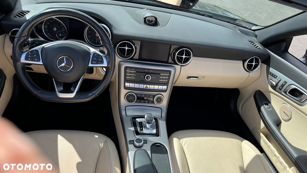 Mercedes-Benz SLC 300 9G-TRONIC Final Edition - 17