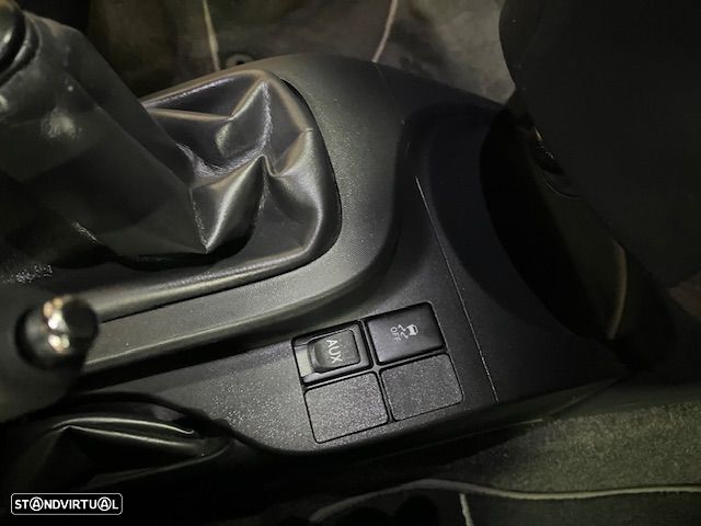 Toyota iQ 1.4 D-4D + - 11