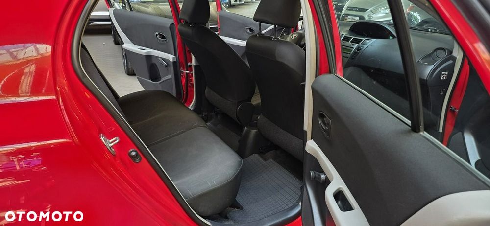 Toyota Yaris - 16
