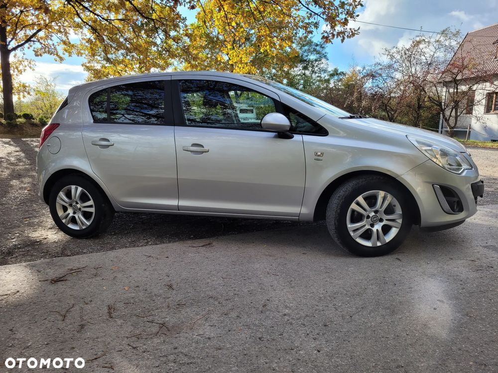 Opel Corsa 1.4 16V Innovation - 10