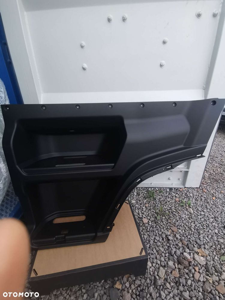 Stopień lewy Ford F-MAX T331711 - 2