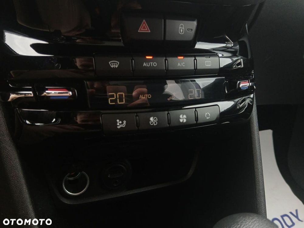 Peugeot 2008 - 23
