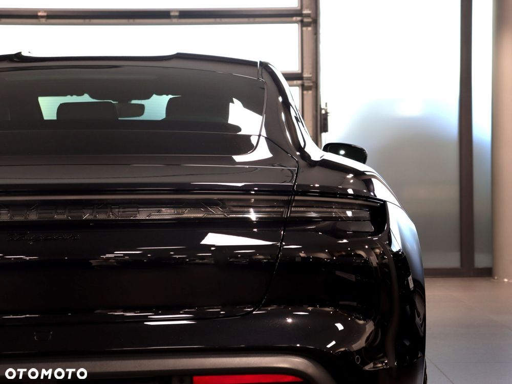 Porsche Taycan - 10