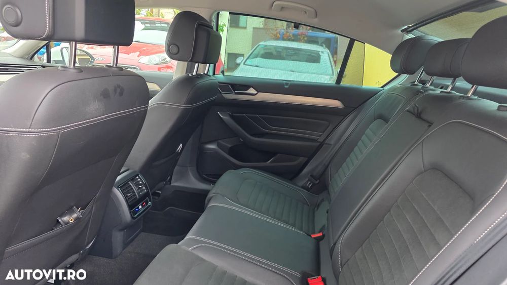 Volkswagen Passat 2.0 TDI DSG Comfortline - 11