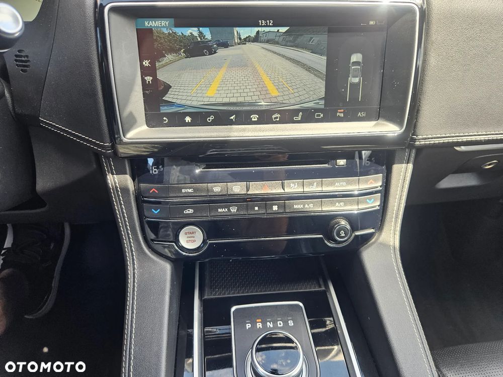 Jaguar F-Pace 2.0 i4D AWD R-Sport - 26