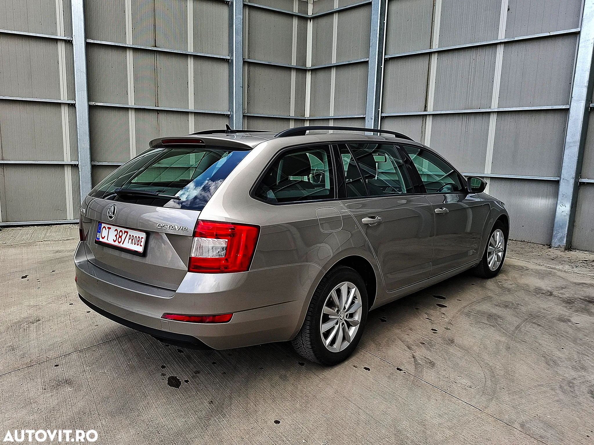 Skoda Octavia 1.6 TDI DSG Style - 10