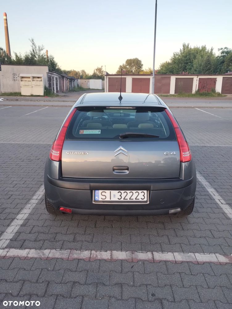Citroën C4 1.4 16V Impress - 4