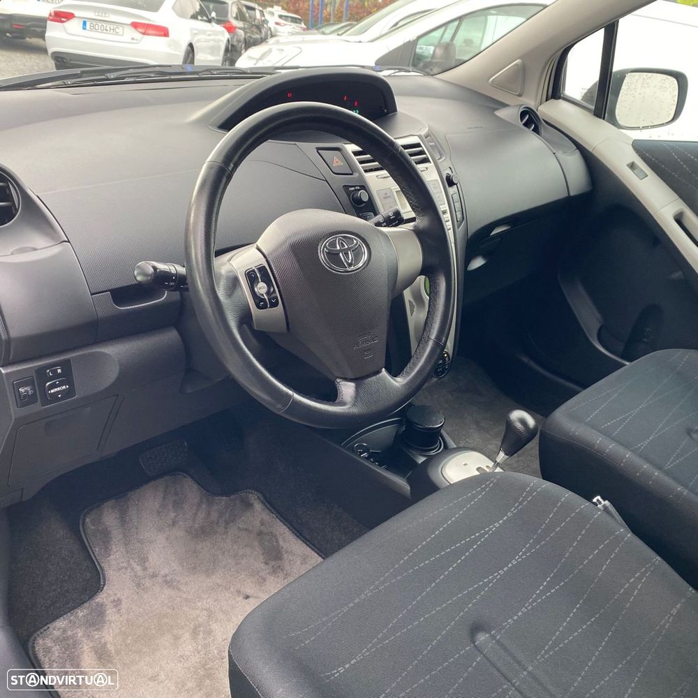 Toyota Yaris 1.0 VVT-i Sol High Pack MMT - 18