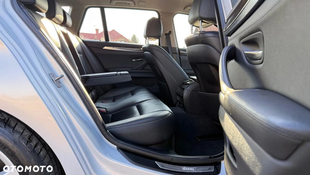 BMW Seria 5 525d Luxury Line - 14