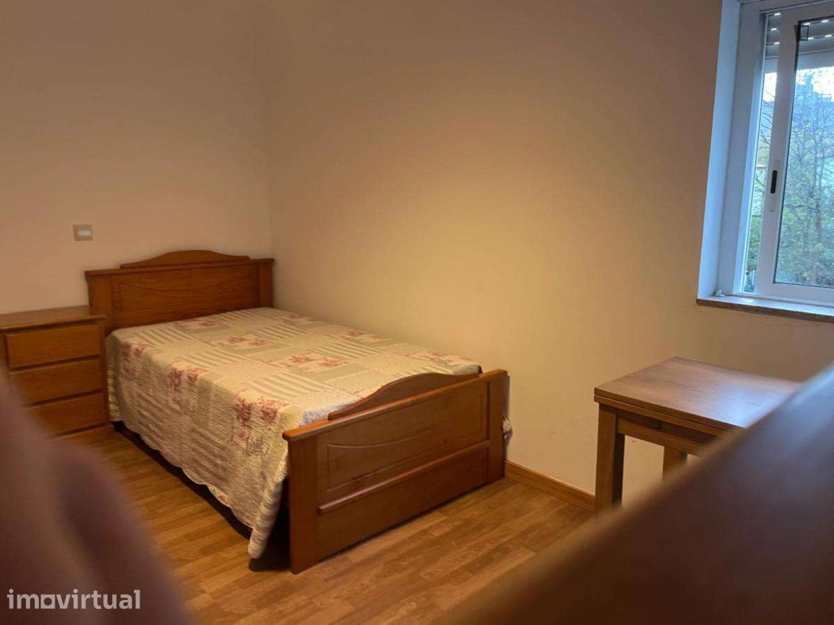 Quarto - localizado em Massarelos Porto - Grande imagem: 2/8
