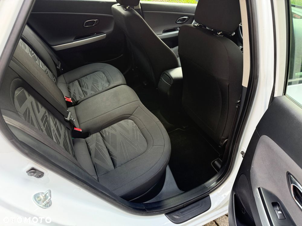 Kia Ceed - 11