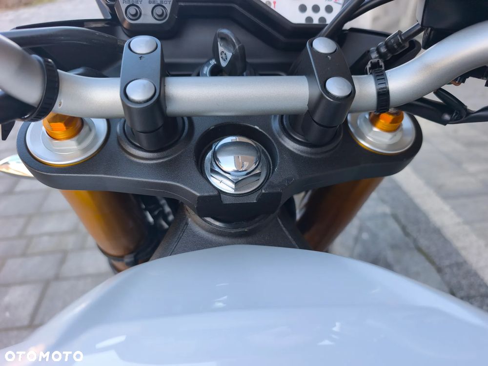 Yamaha FZ8 - 32