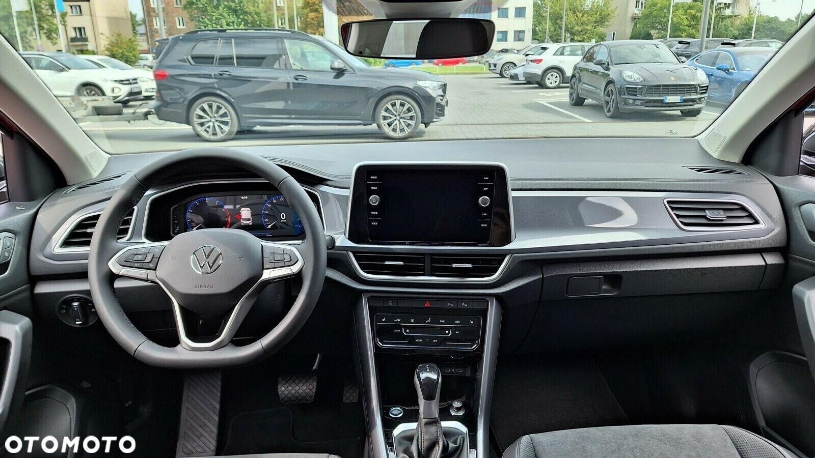 Volkswagen T-Roc - 13