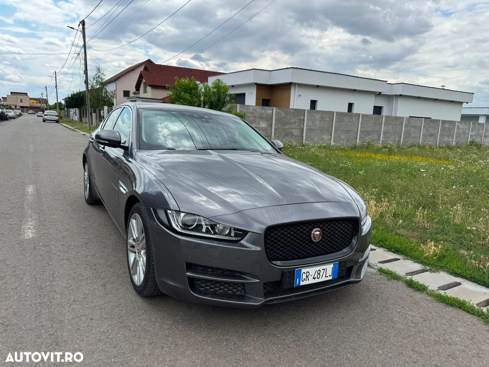 Jaguar XE - 2
