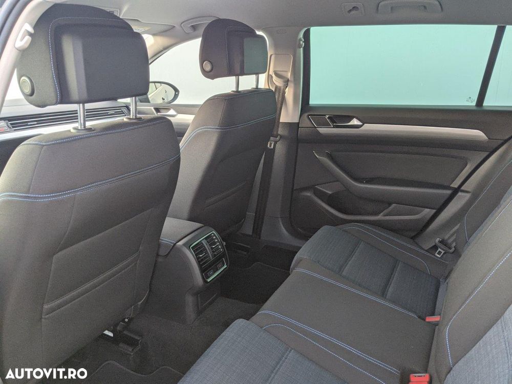 Volkswagen Passat - 30