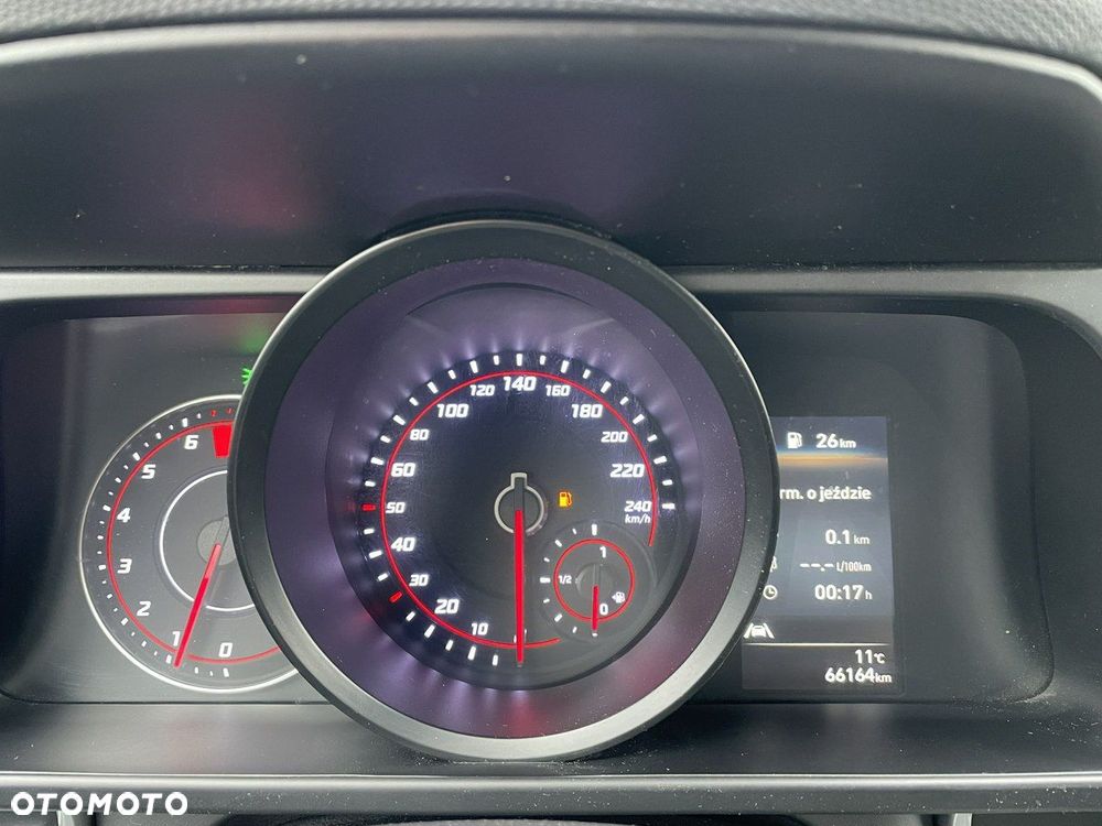 Hyundai Elantra - 16