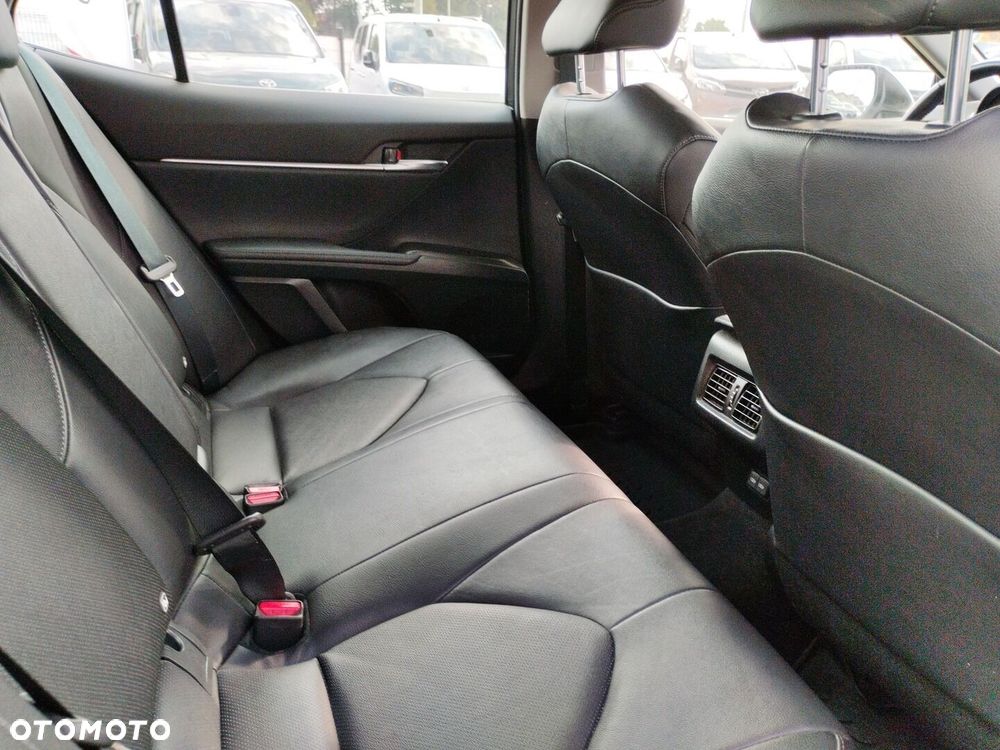 Toyota Camry 2.5 Hybrid Executive CVT - 25