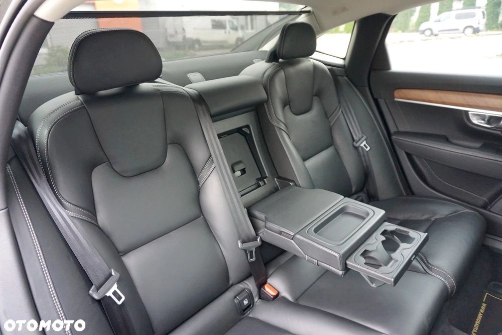 Volvo S90 T8 Twin Engine AWD Geartronic Inscription - 37