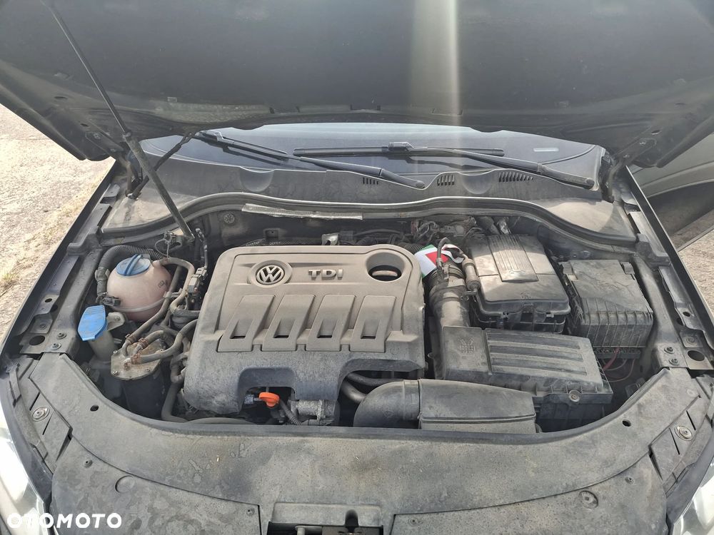 Volkswagen Passat 2.0 TDI Comfortline DSG - 4