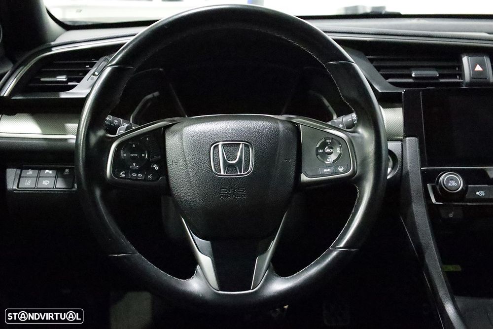 Honda Civic 1.0 i-VTEC Executive Premium CVT - 12