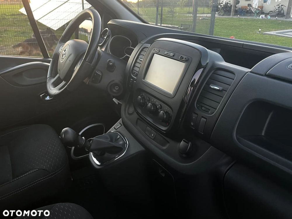 Opel Vivaro - 17