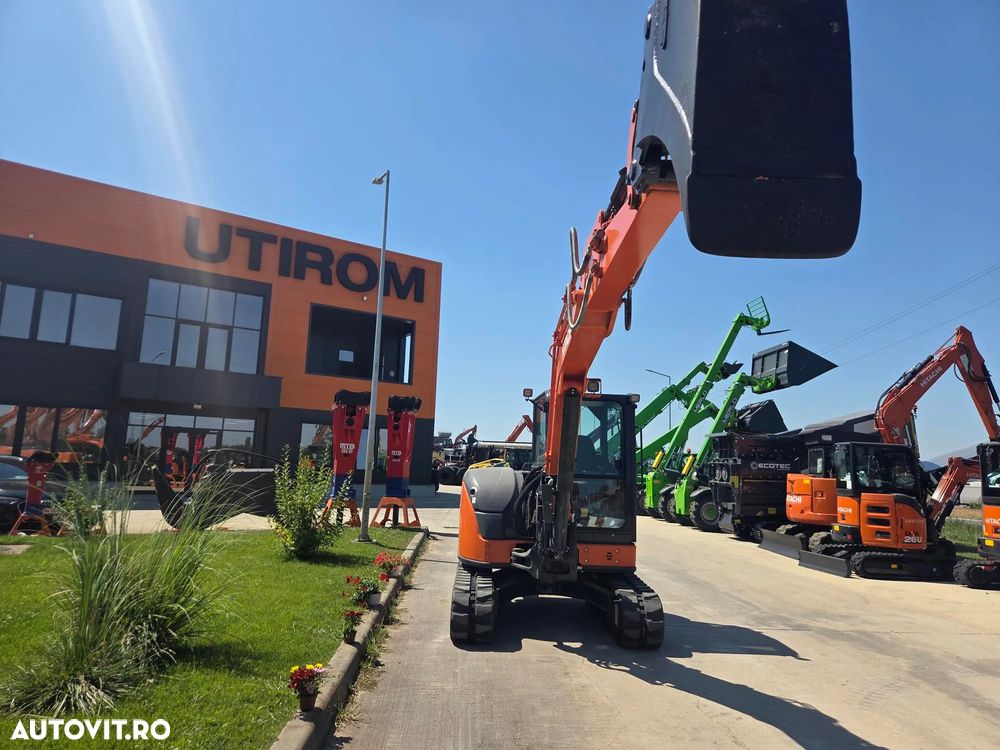 Hitachi ZX65-6, 2021, 2.005h, CUPLA RAPIDA+3 CUPE+PICON, senile cauciuc NOI, latime 2m, ad sapare 4,5m, Masa operatinala 6,5tone, inst picon, inst rotire, LAMA nivelare, aer cond, ridica 4tone,posibil leasing 4 ani, STARE FOARTE BUNA, PROMOTIE 51.900 EUR+Tva - 5