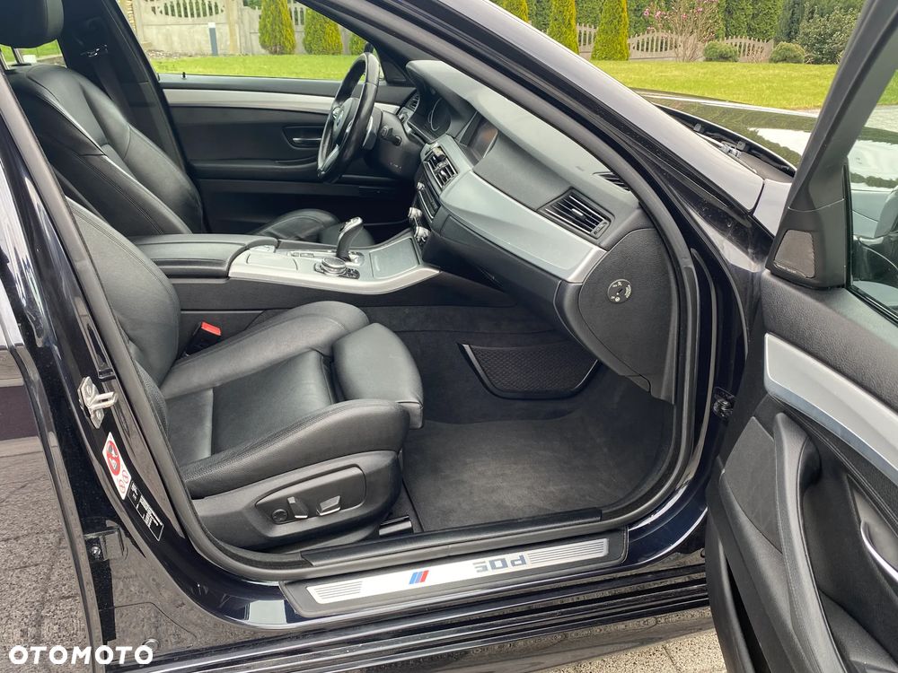 BMW Seria 5 M550d xDrive Touring Sport-Aut - 8
