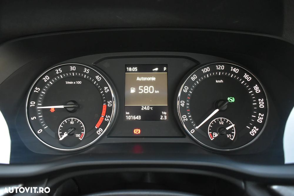 Skoda Octavia 2.0 TDI DSG Ambition - 6