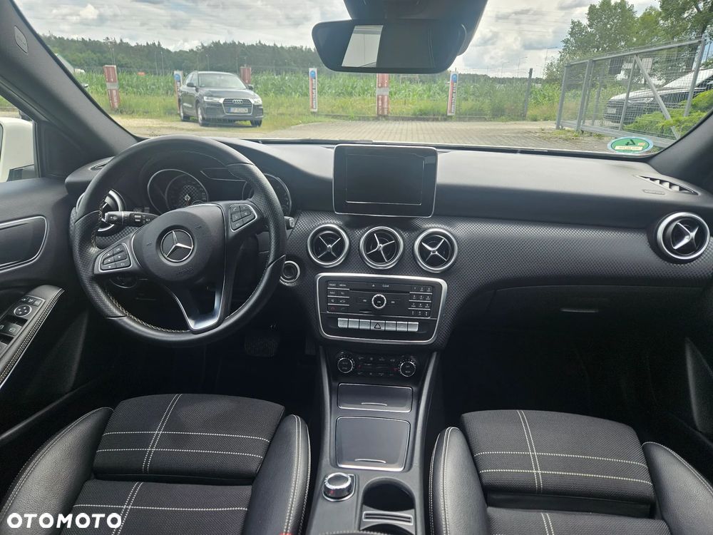 Mercedes-Benz Klasa A 160 7G-DCT Urban - 24