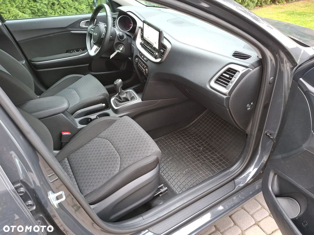 Kia Ceed 1.5 T-GDI M - 17