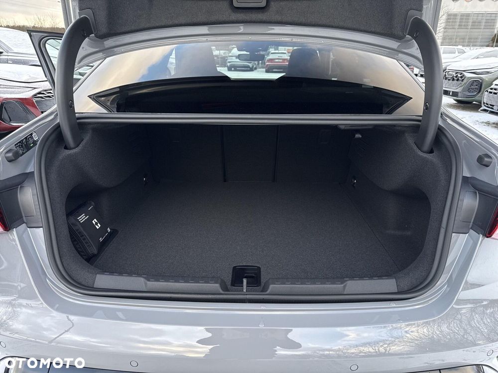 Audi RS3 Limousine - 17