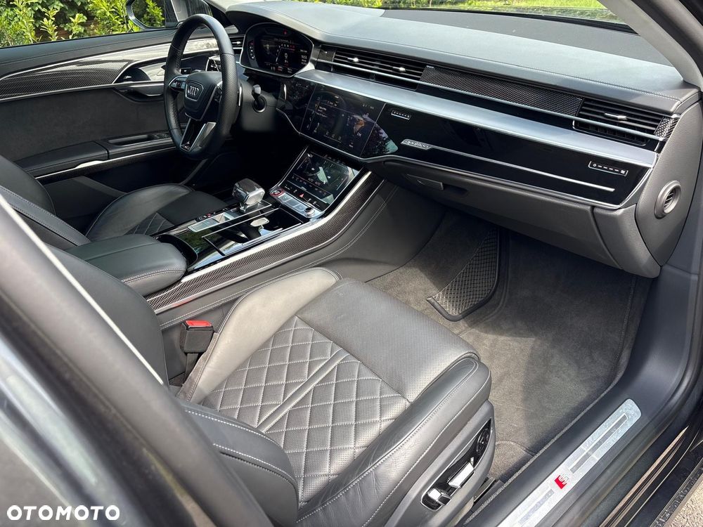 Audi S8 - 9