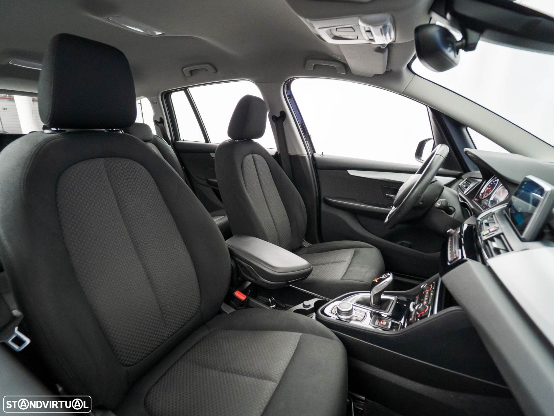 BMW 216 Gran Tourer d Auto - 34