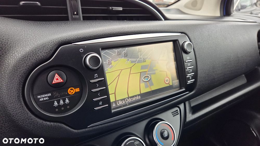 Toyota Yaris 1.5 Premium - 10