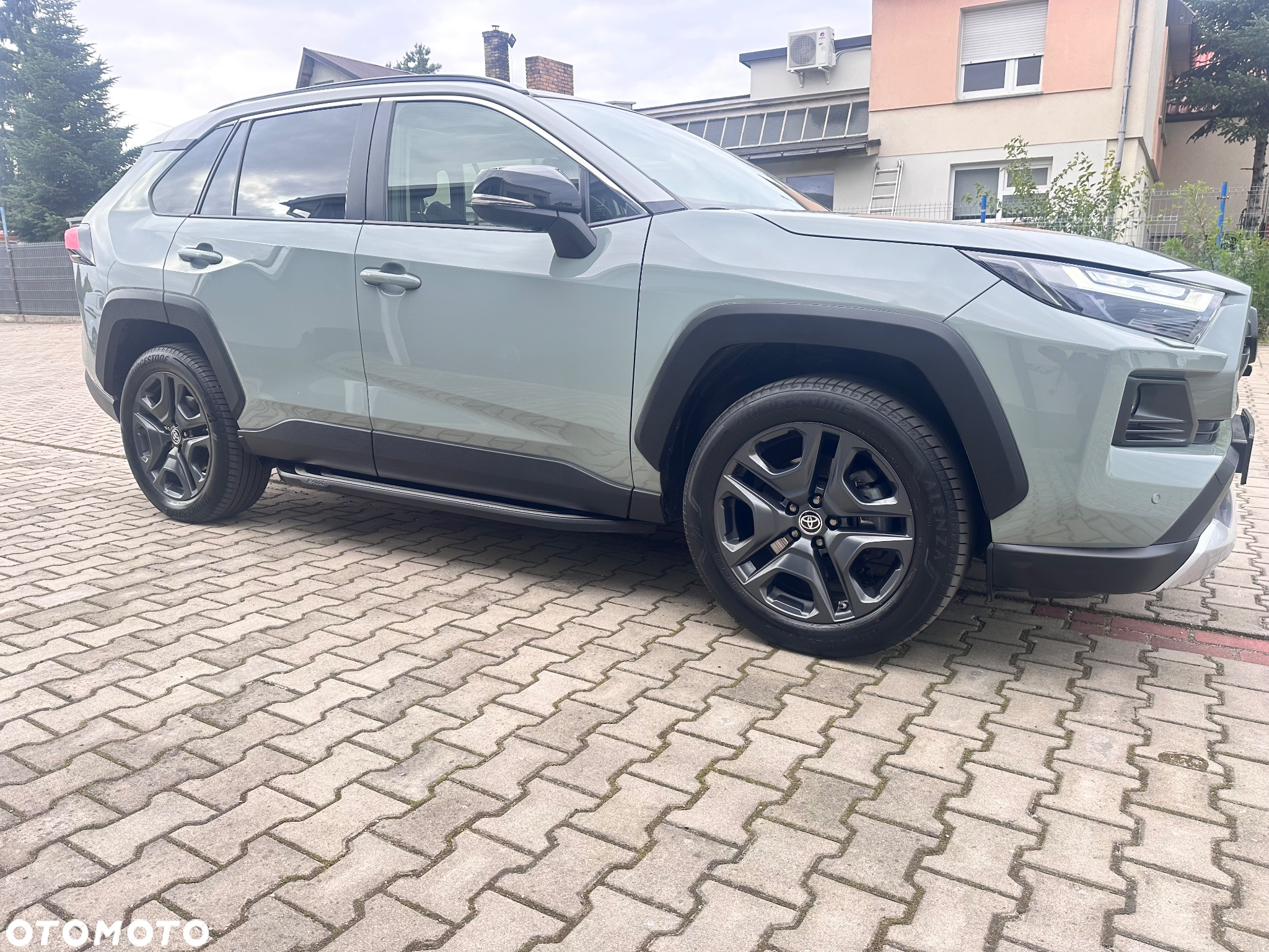 Toyota RAV4 - 9