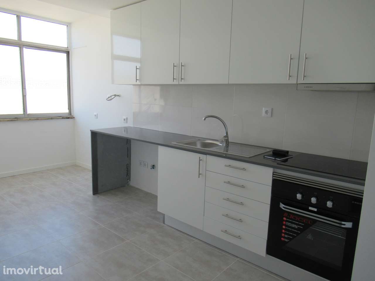 Apartamento T3 renovado na Cruz de Pau (Amora) - Grande imagem: 3/19