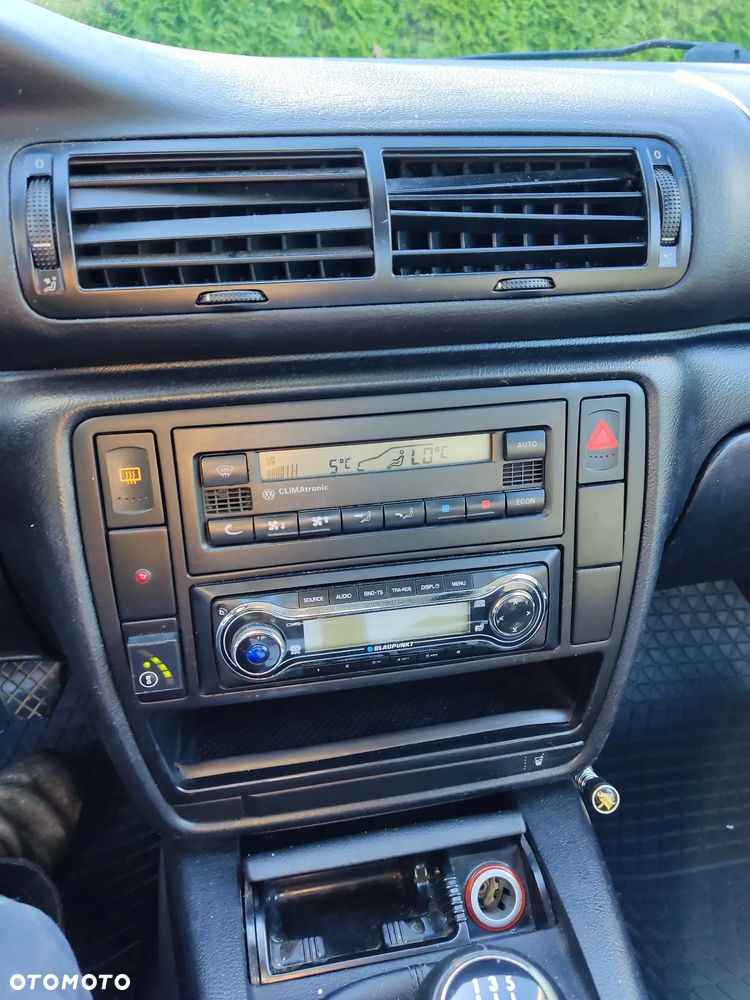 Volkswagen Passat 1.8 - 12