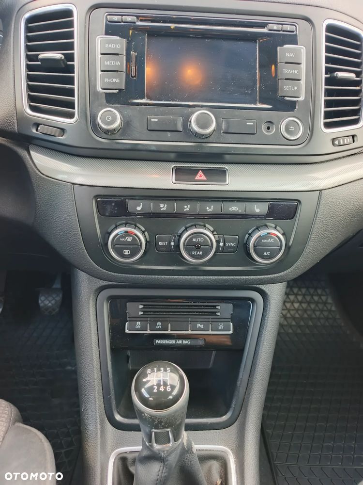 Volkswagen Sharan 2.0 TDI Highline - 11
