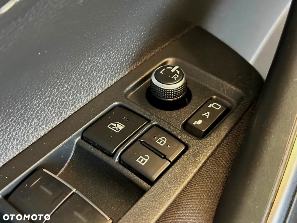 Toyota Corolla 2.0 Hybrid Comfort - 16