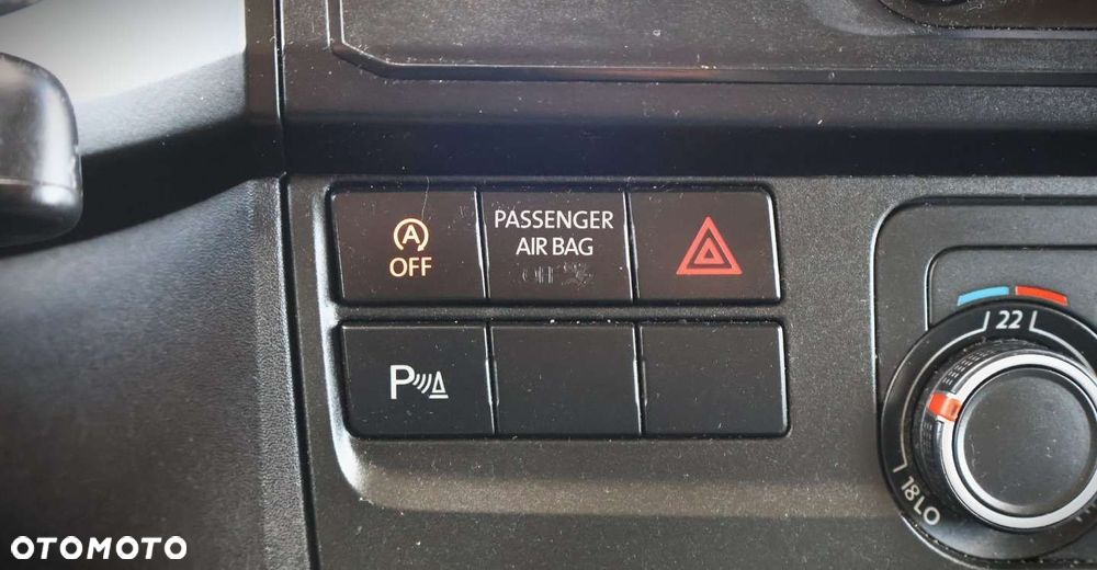 Volkswagen Caravelle - 32