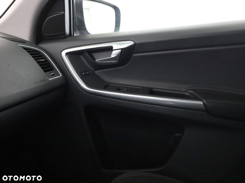 Volvo XC 60 D3 Geartronic Momentum - 29