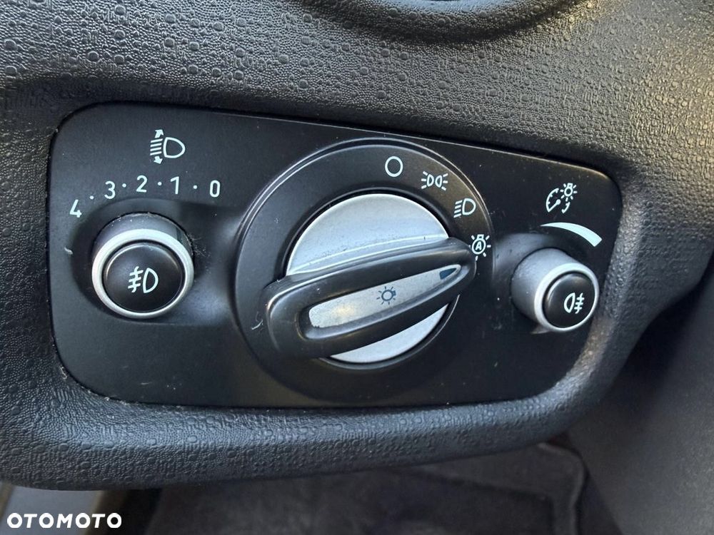 Ford Fiesta 1.6 TDCi Titanium - 32